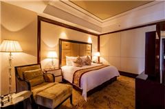 Executive Deluxe Queen Room