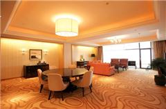 Deluxe Executive Suite