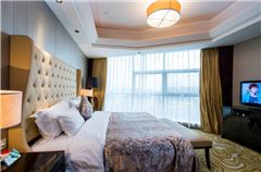 Executive Queen Room