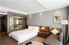 Executive Queen Room