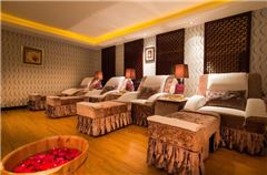 Fitness and entertainment facilities