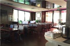 Business Queen Room