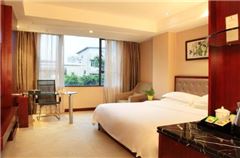 Business Queen Room