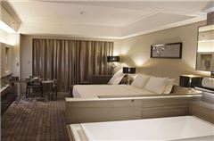 Fashion Queen Room
