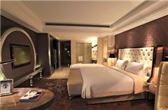 European Queen Room