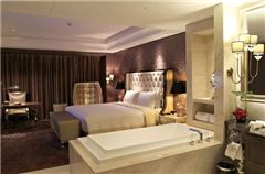 European Queen Room