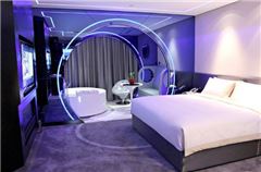 Sci-Fi  Queen Room