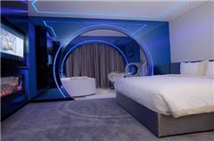 Sci-Fi  Queen Room