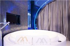 Sci-Fi  Queen Room