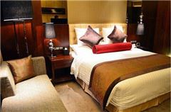 Executive Deluxe Queen Room
