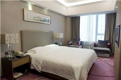 Warm Queen Room