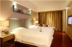 Deluxe Family Suite
