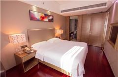 Deluxe Family Suite