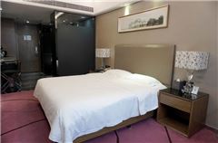 Warm Queen Room