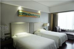 Deluxe Family Suite