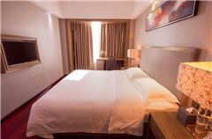 Deluxe Family Suite