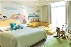 Animals Travel Family Thematic Room