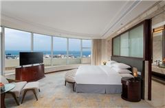 Deluxe Sea-view Suite