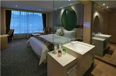 Executive Queen Room