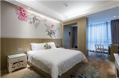 Deluxe Boutique Queen Room