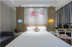 Business Queen Room