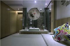 Deluxe Boutique Queen Room