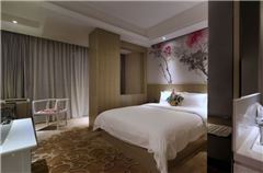 Deluxe Boutique Queen Room