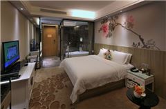 Luxury Queen Room