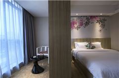 Luxury Queen Room