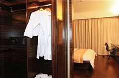 Triple Executive Suite