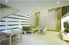 Multi-level Deluxe  Queen Suite