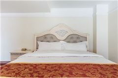 Multi-level Deluxe 2-bedroom and 1-living room Suit