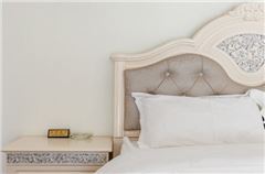 Multi-level Deluxe 2-bedroom and 1-living room Suit