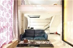 Multi-level Deluxe 2-bedroom and 1-living room Suit