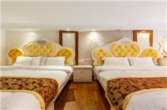 Multi-level Deluxe Triple-bed 5 Pax Suite
