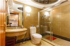 Multi-level Deluxe Triple-bed 5 Pax Suite