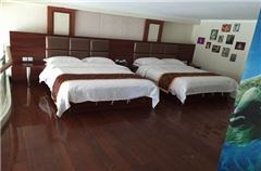 Multi-level Deluxe 3-bedroom Suit
