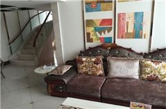 Multi-level Deluxe 3-bedroom Suit