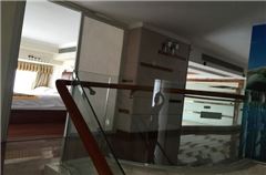 Multi-level Deluxe 3-bedroom Suit
