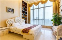 Multi-level Deluxe Triple-bed 6 Pax Suite