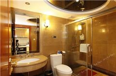 Multi-level Deluxe Triple-bed 6 Pax Suite