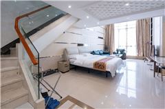 Deluxe 4-bed 7-person Room