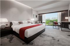 Deluxe Light lake Panoramic Queen Room