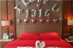 Romantic Decorated Suite