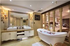 Deluxe Mountain-view Queen Room
