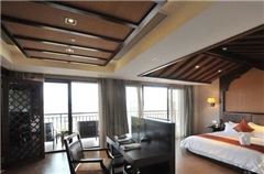 Deluxe Panoramic Suite