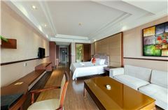 Panoramic Queen Room