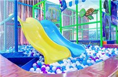 Parco giochi per bambini / miniclub