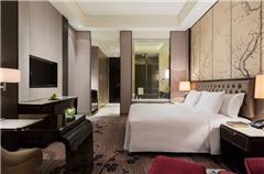 Executive Deluxe Queen Room
