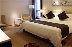 Superior River-View  Queen Room